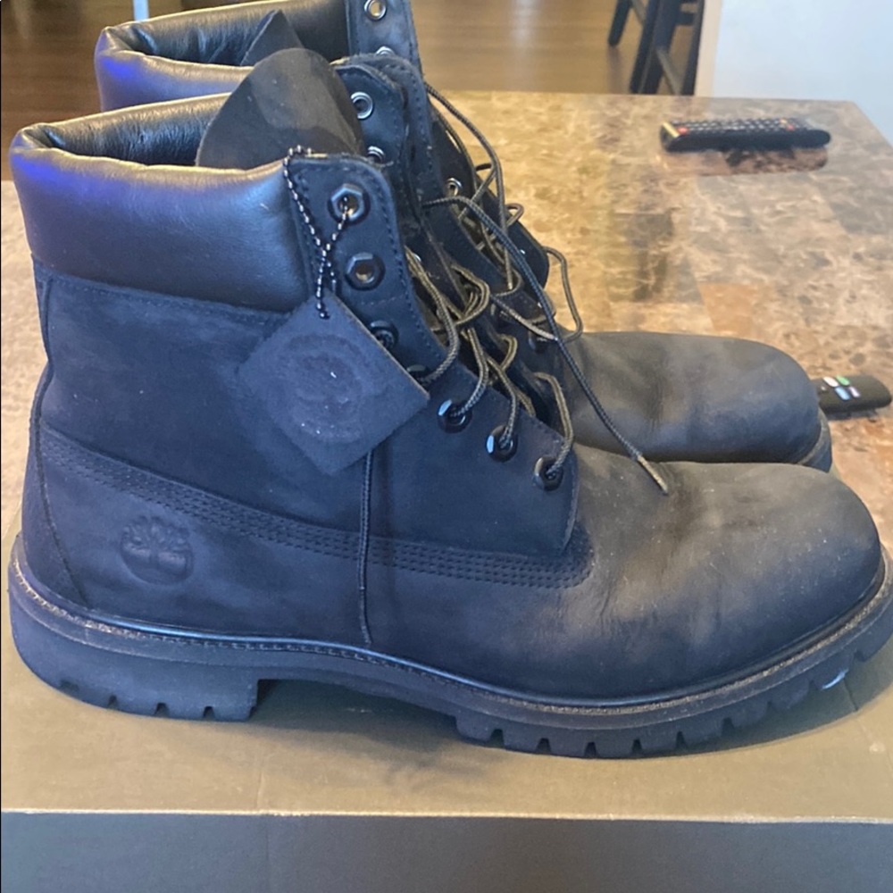 boots - Picture 2 of 4